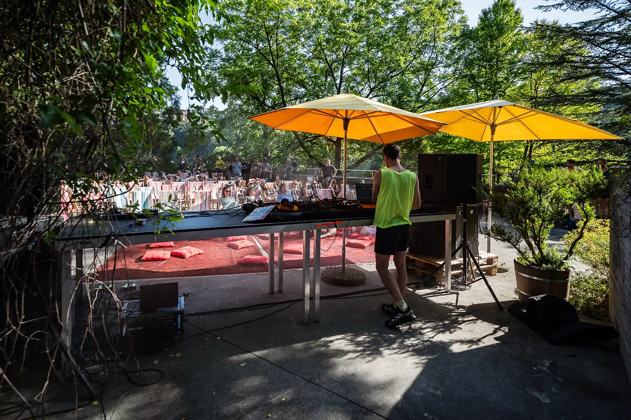 nights707 live at Les Digitales Bern 2023, Botanischer Garten Bern – photo 8 of 12