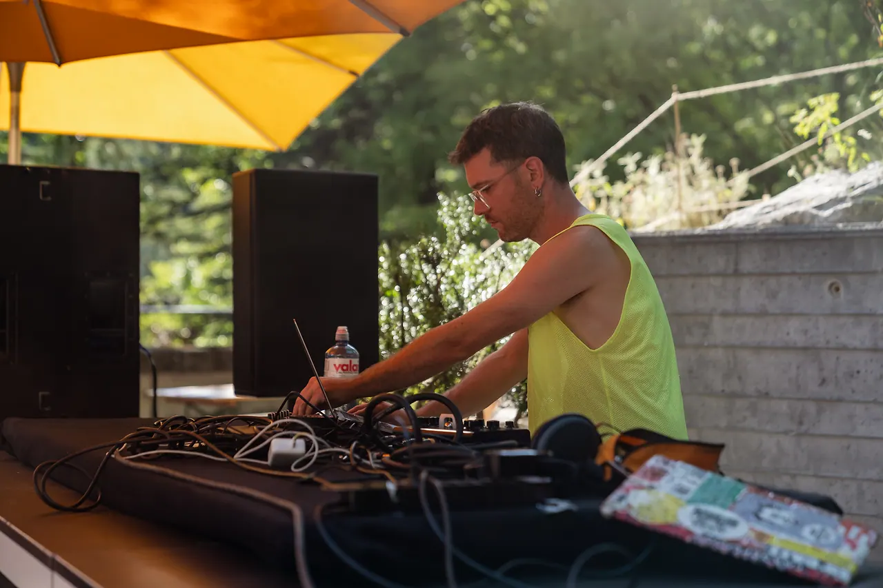 nights707 live at Les Digitales Bern 2023, Botanischer Garten Bern – photo 10 of 12