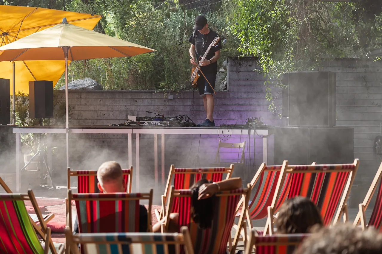 OLO live an Les Digitales Bern 2023, Botanischer Garten Bern – Foto 13 von 17