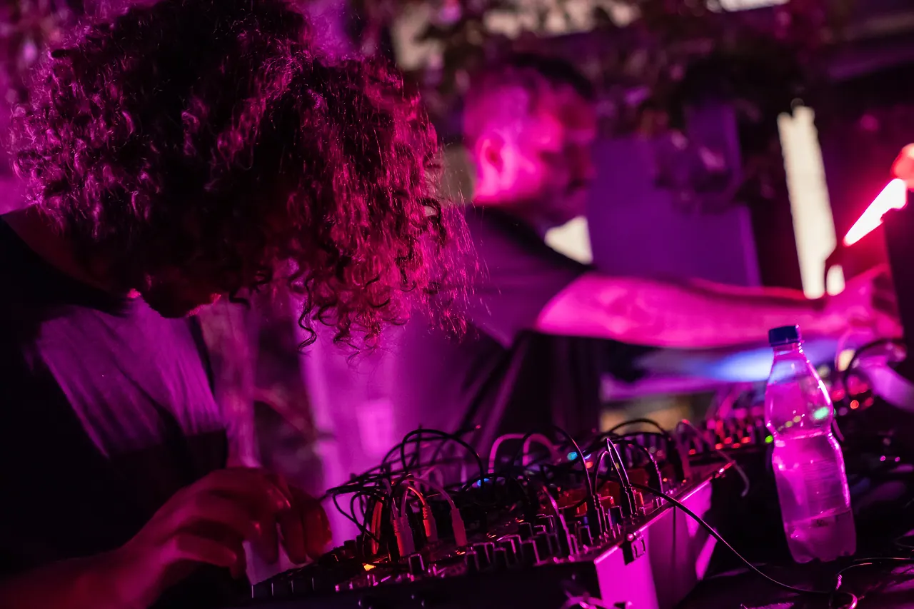 v0ll & Boss live an Les Digitales Bern 2023, Botanischer Garten Bern – Foto 2 von 12