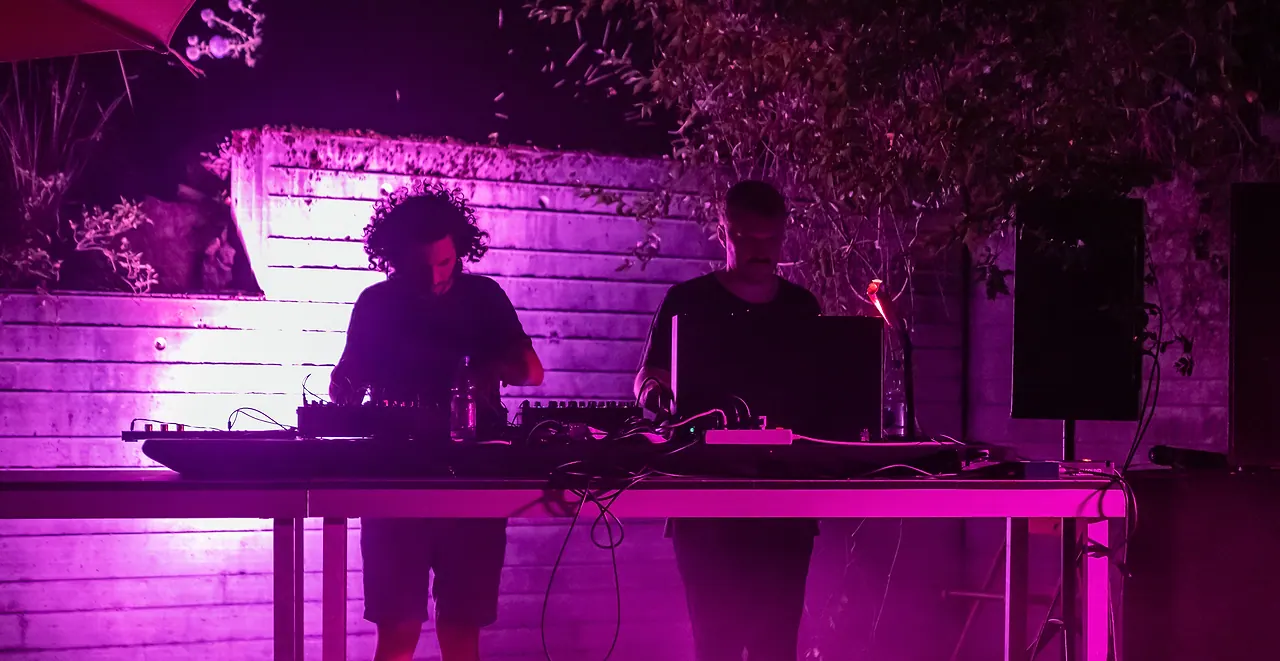 v0ll & Boss live an Les Digitales Bern 2023, Botanischer Garten Bern – Foto 9 von 12