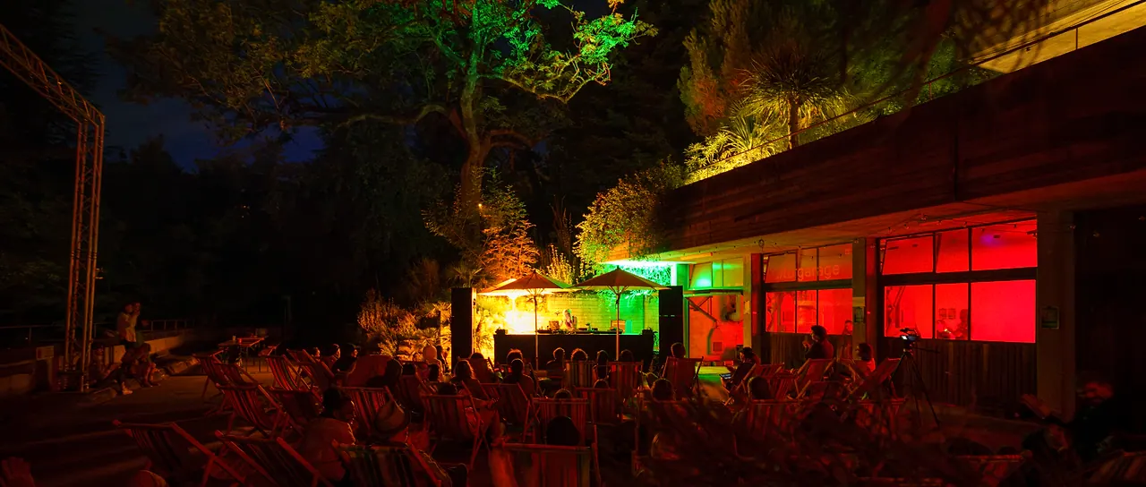 Eco Errázuriz live an Les Digitales Bern 2026, Botanischer Garten Bern – Foto 10 von 18