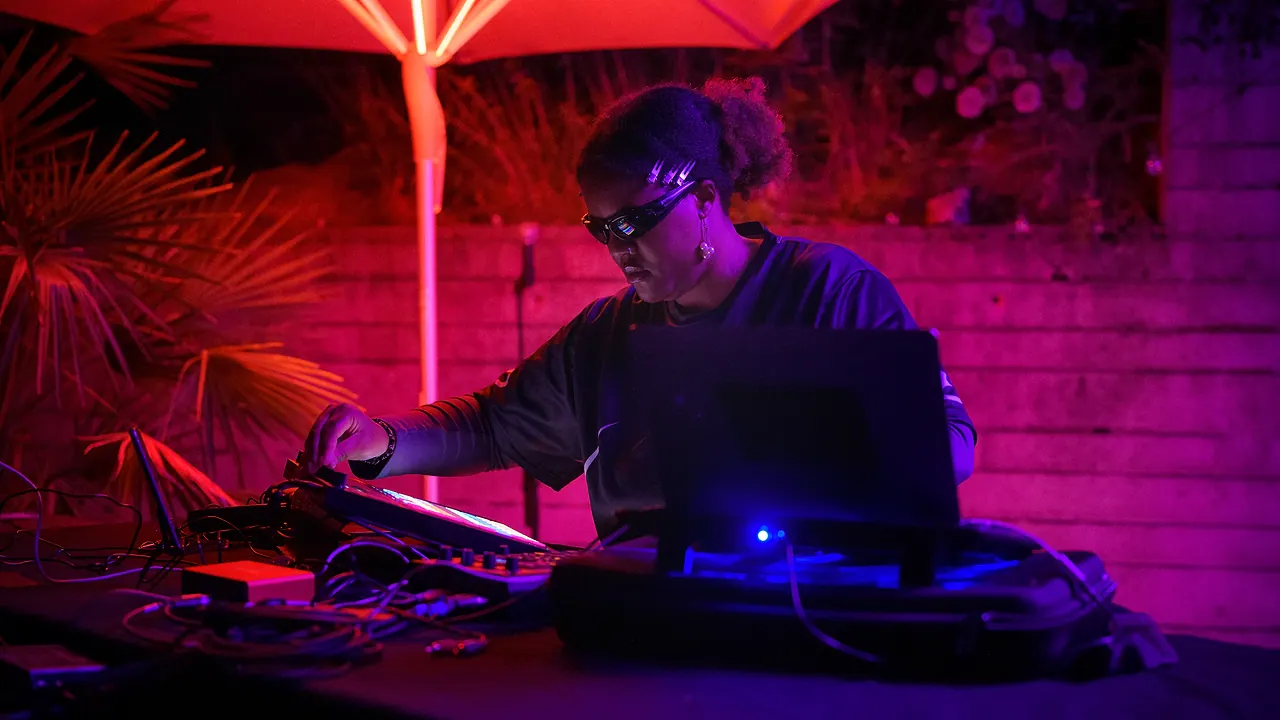 LAFROFEE live an Les Digitales Bern 2026, Botanischer Garten Bern – Foto 5 von 14