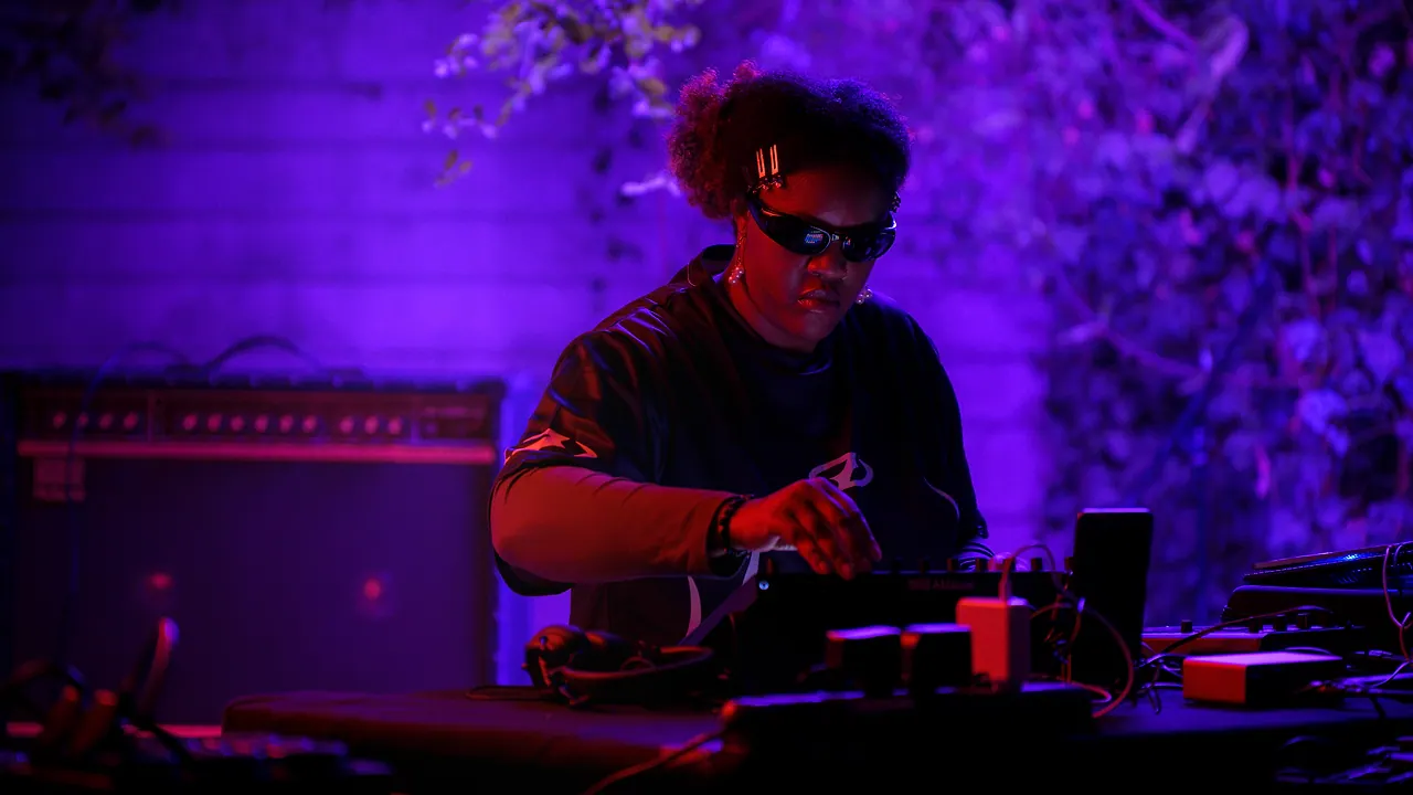 LAFROFEE live an Les Digitales Bern 2026, Botanischer Garten Bern – Foto 14 von 14