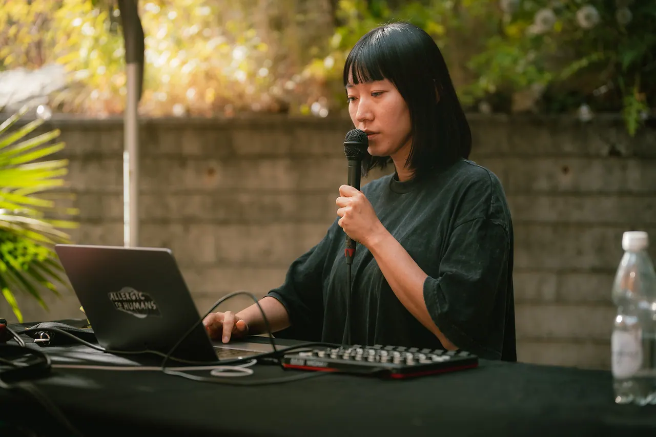 Minami Saeki live an Les Digitales Bern 2026, Botanischer Garten Bern – Foto 7 von 13