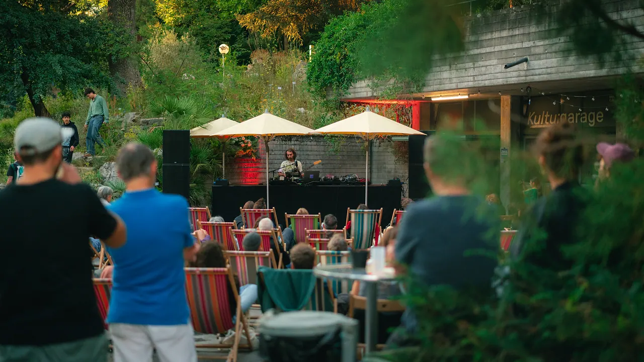 Slon live an Les Digitales Bern 2026, Botanischer Garten Bern – Foto 13 von 15